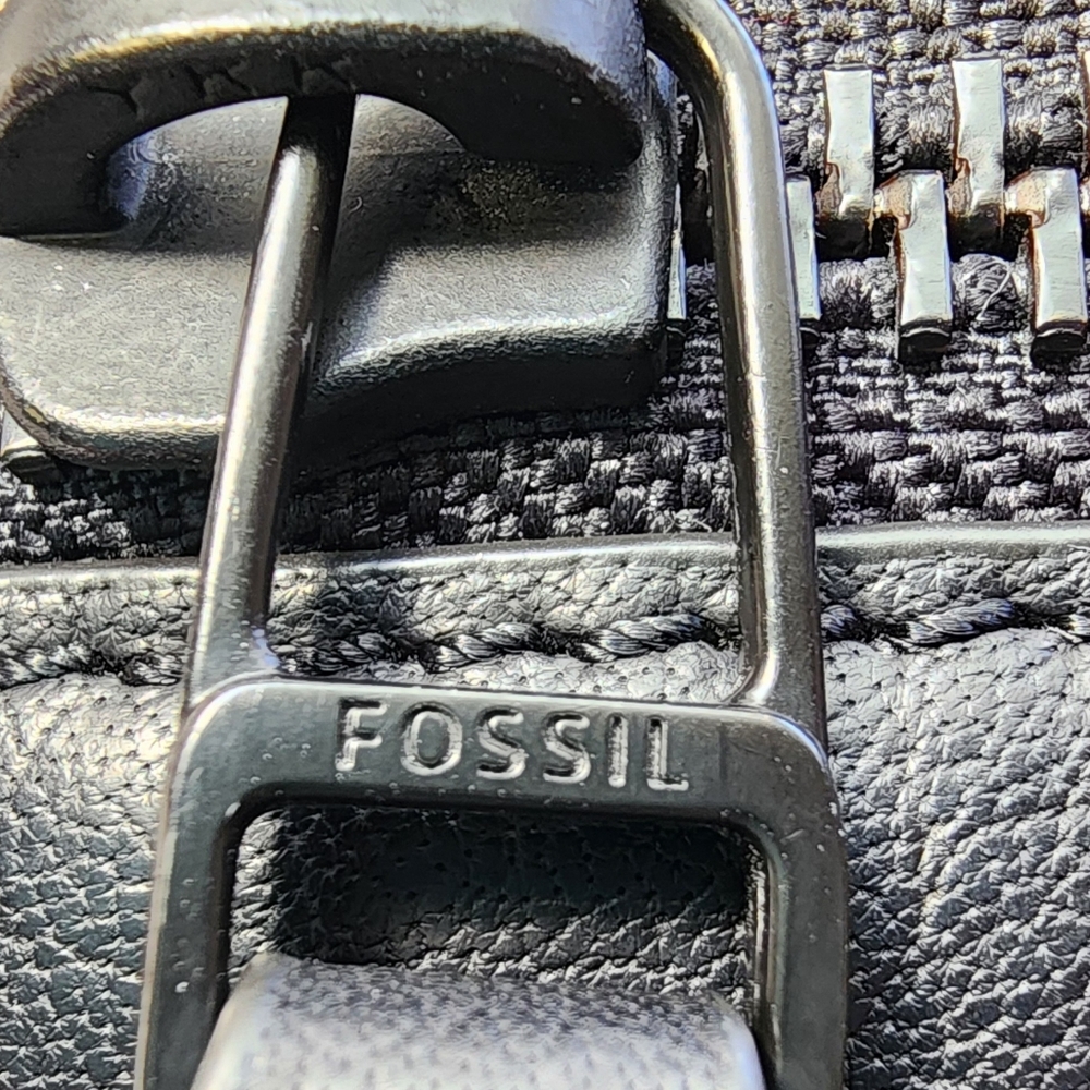 Fossil Men's Sport Buffalo Hide leather courier/messenger bag color Black NWOT - Picture 3 of 17